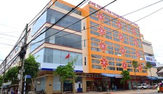 Quan điểm bất nhất, tiểu thương khốn khó