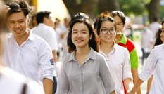 Bộ trưởng Phùng Xuân Nhạ: Sinh viên thông minh nhưng yếu tiếng Anh