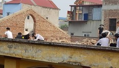 Phạt học sinh đẽo gạch giữa trời nắng nóng: Các chuyên gia nói gì?