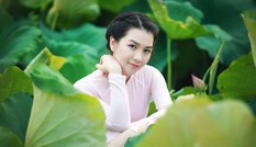 Nhan sắc của bà mẹ hai con trẻ trung xinh đẹp như gái tuổi 18