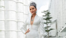 Bị đồn 'dao kéo' vòng 1, H'Hen Niê đáp trả: 'Cả người đều là tự nhiên'