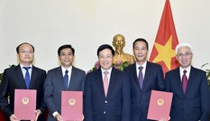 Phó Thủ tướng trao các quyết định về công tác cán bộ