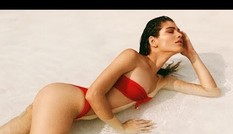 Vóc dáng gợi cảm đầy mê hoặc của người mẫu chuyển giới Valentina Sampaio