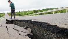 Đường 250 tỉ vừa làm đã nứt đang trở thành 'điểm đen' tai nạn giao thông