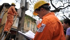 Đại biểu Quốc hội đề nghị báo cáo đầy đủ về tăng giá điện, xăng