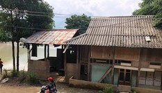 Phập phồng nỗi lo vùng sạt lở