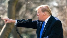 Ông Trump có lạm quyền khi áp đặt Tình trạng khẩn cấp?