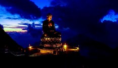 Đầu xuân, hành hương lên đỉnh Fansipan chiêm bái xá lợi Phật Đầu xuân, hành hương lên đỉnh Fansipan chiêm bái xá lợi Phật