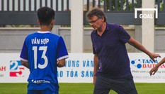 U18 Việt Nam với kỳ vọng 'phù thủy trắng' Philippe Troussier