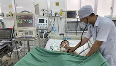 Bệnh nhi ngưng tim ngoài bệnh viện hồi sinh kì diệu