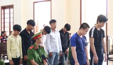 Nhóm thanh, thiếu niên vác mã tấu chém bạn để trả thù