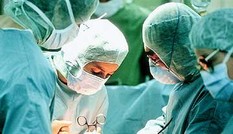 Cảnh cáo bác sĩ mổ chính cắt nhầm bàng quang bé 21 tháng tuổi