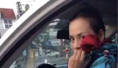 Một phụ nữ bịt mặt, siết cổ chủ nợ dọa giết