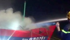 Tàu chứa 30.000 lít dầu cháy rụi ở Quảng Ngãi
