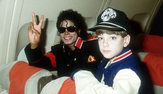 Đại diện Michael Jackson kiện đòi HBO 100 triệu USD vì miệt thị Đại diện Michael Jackson kiện đòi HBO 100 triệu USD vì miệt thị