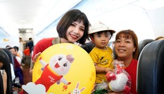 'Phá cỗ trông trăng' trên tàu bay – trải nghiệm đặc biệt cùng Vietjet