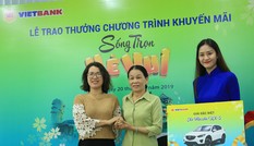 Vietbank trao thưởng xe Mazda cho khách hàng gửi tiết kiệm