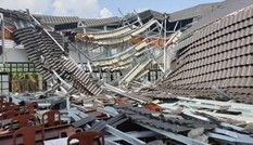 Hơn 1 tháng sập hội trường thị trấn, vẫn đang giám định