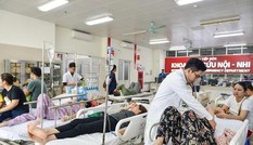 Nắng nóng đỉnh điểm, bệnh viện kín bệnh nhân