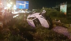 Tàu hòa tông văng ô tô, một Phó bí thư huyện uỷ tử vong