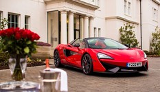 Siêu xe McLaren phiên bản quà ngày Valentine