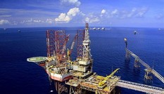 Khai thác dầu thô Việt Nam giảm nhưng bán được giá hơn