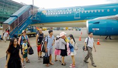 Khách nữ rỉ máu ngực, máy bay phải hạ cánh khẩn cấp