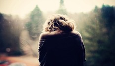 Bị lừa bán thân, gái xinh trượt luôn vào vũng lầy tội lỗi