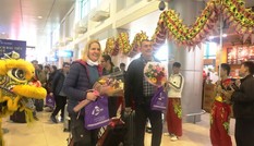 Gần 200 du khách đầu tiên ‘xông đất’ Huế bằng đường hàng không