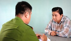 Bắt 'nữ quái' bán ma túy trong tiệm cắt tóc
