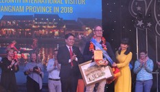 Hội An chào đón vị khách quốc tế thứ 3,8 triệu Hội An chào đón vị khách quốc tế thứ 3,8 triệu