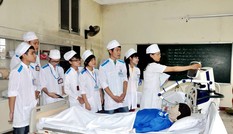 Đại phẫu nhân lực y tế, tiết kiệm chục nghìn tỷ ngân sách