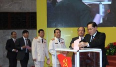 Cho thôi làm lãnh đạo với người còn tuổi nhưng không tham gia cấp ủy