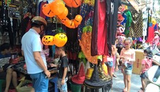 Đồ Halloween cho trẻ em hút khách mua sắm nhiều