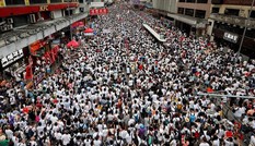 Hong Kong: Số người biểu tình tăng kỷ lục, thủ lĩnh 'Cách mạng ô' ra tù