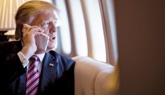 Ông Trump dùng điện thoại cá nhân và các nguy cơ an ninh