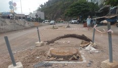 Cháu bé lọt xuống cống bị nước cuốn đi hàng trăm mét