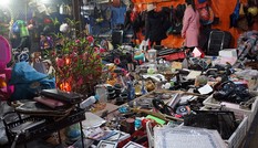Cuối năm đi chợ đồ cũ Vạn Phúc, khu chợ 'hoài niệm' cũ người mới ta