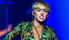 Miley Cyrus vẫn đùa nghịch trong bệnh viện dù đang ốm nặng
