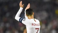 Lập 'cú poker', Ronaldo thiết lập cột mốc lịch sử