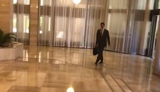 Tổng thống Syria ung dung đi làm sau vụ không kích