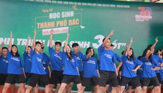 Xem hàng trăm học sinh Sài Gòn bùng nổ, trẻ trung trong các vũ điệu hiện đại