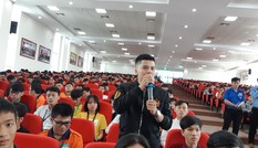 Sinh viên đối thoại cùng CEO: Học và làm gì để thành công?