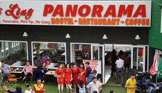 Hàng ngàn du khách 'check in' ở Panorama Mã Pì Lèng giữa lúc đình chỉ hoạt động