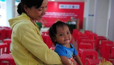 Nhắn tin để cứu trẻ em nghèo bị bệnh tim bẩm sinh
