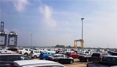 Ô tô nhập khẩu tăng hàng chục lần, giá xe giảm... nhẹ