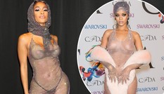 'Đứng hình' với váy lưới xuyên thấu mặc như không của rapper Saweetie