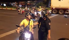 Vượt nồng độ cồn, nam thanh niên năn nỉ CSGT nhưng vẫn bị phạt mức cao nhất
