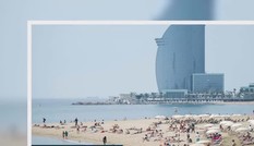 Du khách ngã từ ban công tầng 7, đè chết người ở dưới