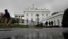 Ông Trump chặn vốn Mỹ rót vào các công ty liên quan đến quân đội Trung Quốc
